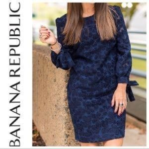 Banana Republic Bow Cuff Shift Dress
